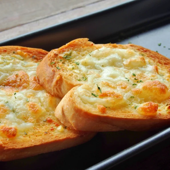 CHEESE GARLIC BREAD