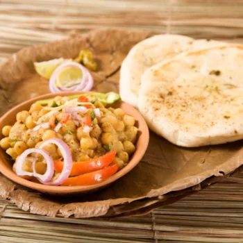 KULCHA (chhole/matar)